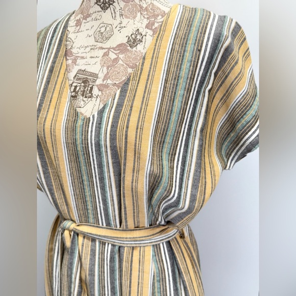 MYSTREE Yellow and Gray stripe wide leg crop Jumpsuit size L - Picture 5 of 14